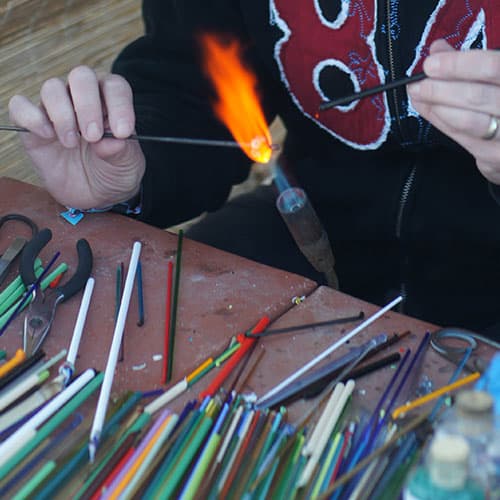 https://workingtheflame.com/wp-content/uploads/2020/04/best-glassblowing-kit-guide.jpg