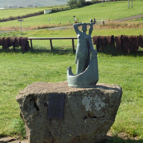 gudrid statue