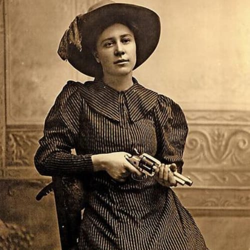 16 Famous Cowgirls & Wild West Outlaws 2023 [Facts & Pics] - Working ...